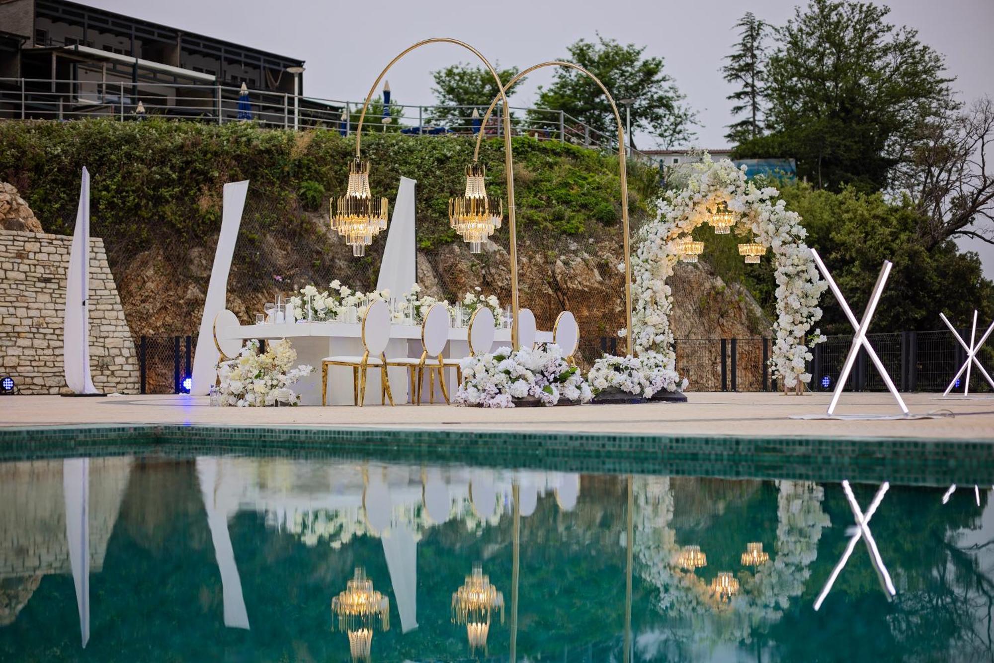 Vlorë Maritim Marina Bay Resort Spa & Casino Adult Friendly מראה חיצוני תמונה Wedding at the hotel